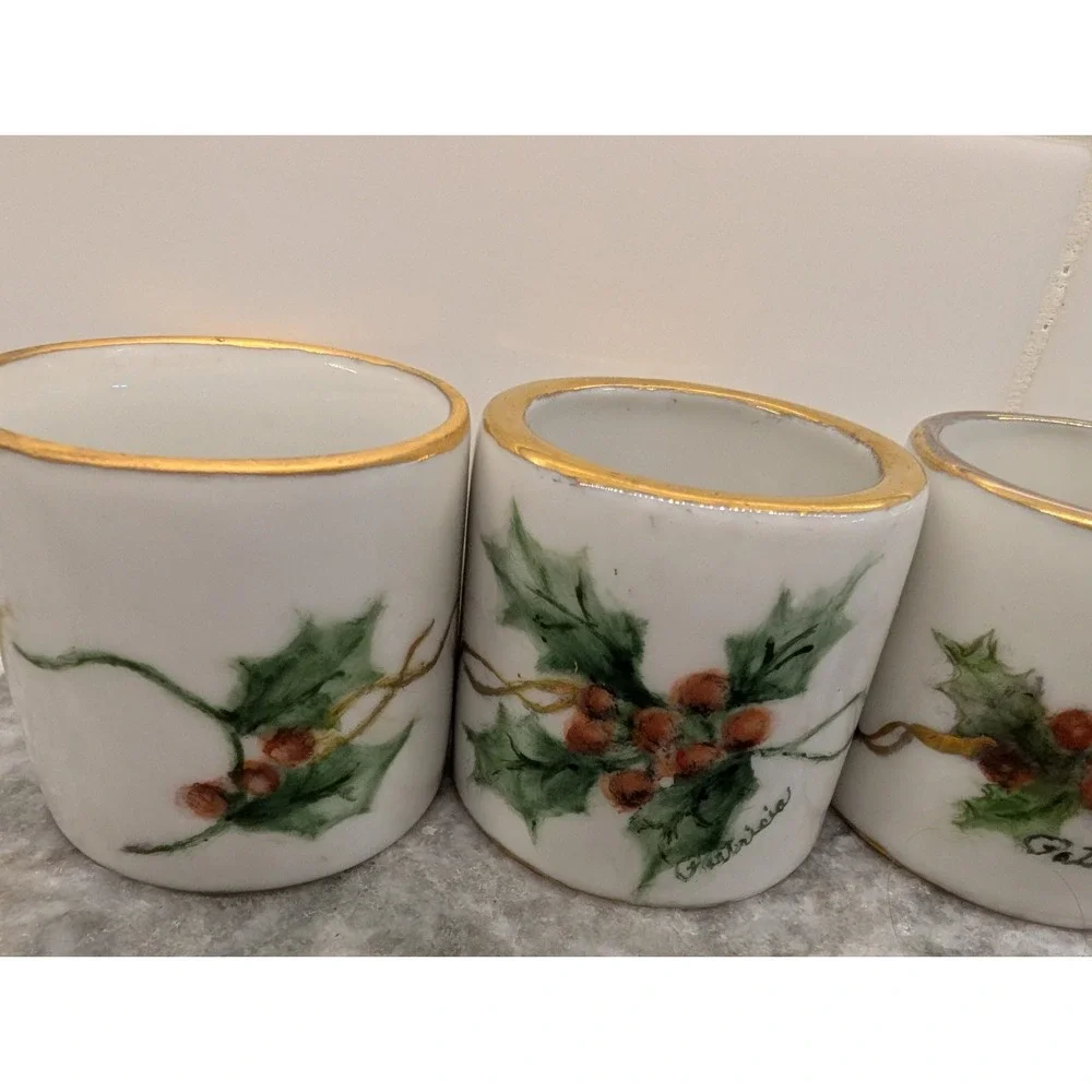 Vintage Christmas Napkin Rings Holly and Berries Gold Trimmed set of‎ 6